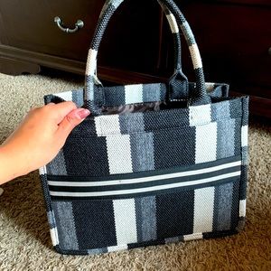 Book tote purse